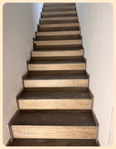 Unsere künftige Kellertreppe Unsere künftige Kellertreppe